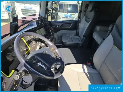 HYUNDAI MEGA TRUCK GOLD