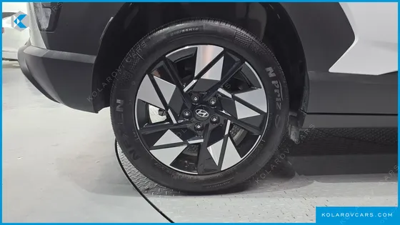 HYUNDAI KONA GASOLINE 2.0 2WD