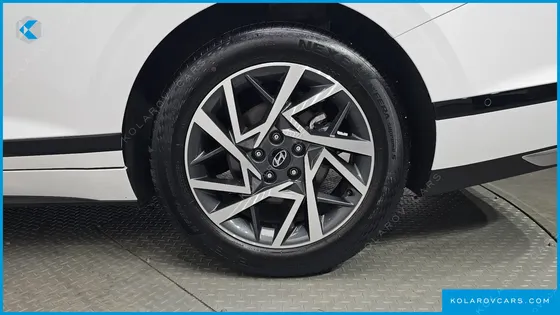 HYUNDAI GRANDEUR 2,5 GASOLINE 2WD