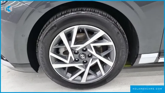 HYUNDAI GRANDEUR 2,5 GASOLINE 2WD