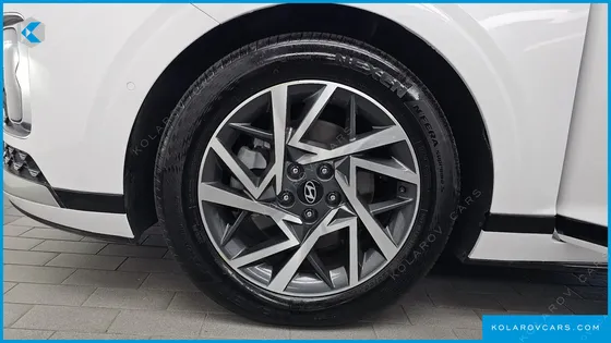 HYUNDAI GRANDEUR 2,5 GASOLINE 2WD