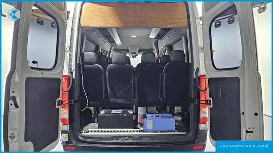HYUNDAI SOLATI 14-SEATER