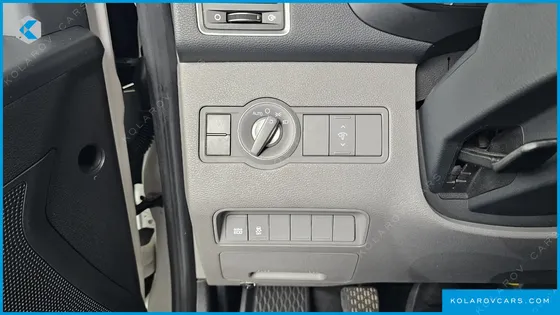 HYUNDAI SOLATI 14-SEATER