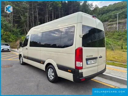 HYUNDAI SOLATI 15-SEATER