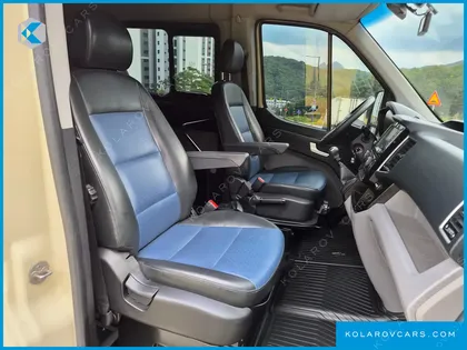 HYUNDAI SOLATI 15-SEATER