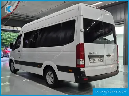 HYUNDAI SOLATI 15-SEATER