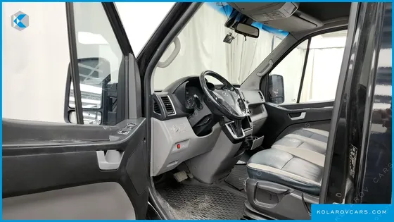 HYUNDAI SOLATI 11-SEATER