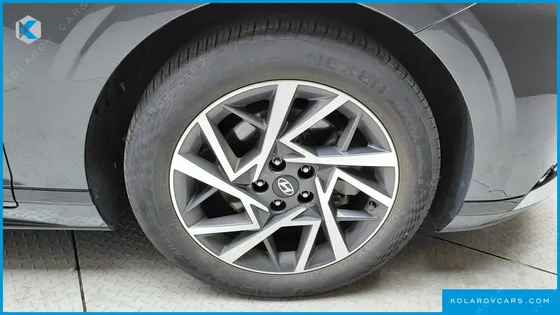HYUNDAI GRANDEUR 2,5 GASOLINE 2WD