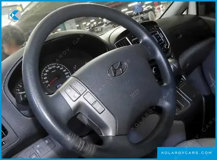 HYUNDAI STAREX VAN 3-SEATER LPI