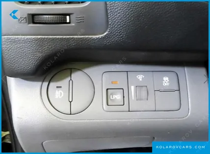 HYUNDAI STAREX VAN 3-SEATER LPI