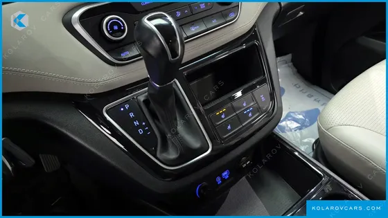 HYUNDAI STAREX 4WD LIMOUSINE