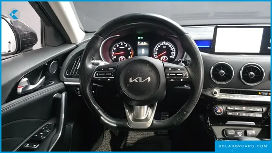 KIA STINGER 2.5 PLATINUM