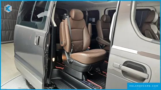 HYUNDAI STAREX 4WD URBAN 9-SEATER