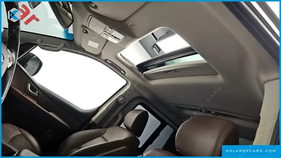 HYUNDAI STAREX 4WD URBAN 9-SEATER