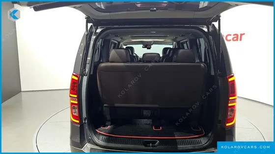 HYUNDAI STAREX 4WD URBAN 9-SEATER