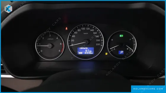 HYUNDAI STAREX 4WD URBAN 9-SEATER