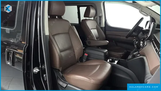 HYUNDAI STAREX 4WD URBAN 9-SEATER