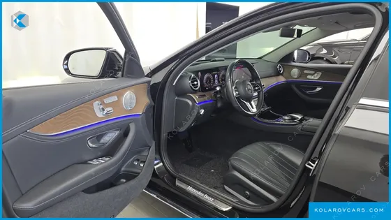 MERCEDES E-CLASS E300E EXCLUSIVE
