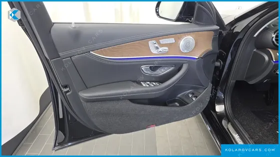 MERCEDES E-CLASS E300E EXCLUSIVE