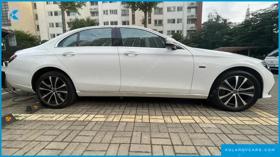 MERCEDES E-CLASS E300E EXCLUSIVE