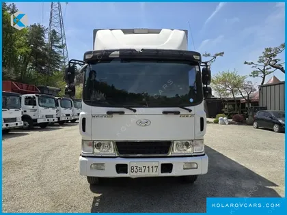 HYUNDAI MEGA TRUCK GOLD