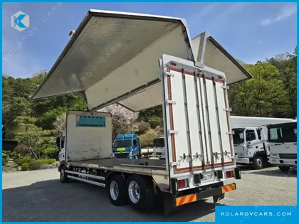 HYUNDAI MEGA TRUCK GOLD
