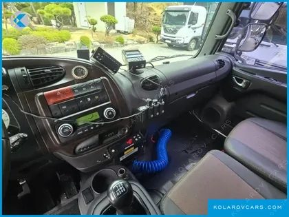 HYUNDAI MEGA TRUCK GOLD