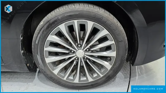 HYUNDAI GRANDEUR HG240 MODERN