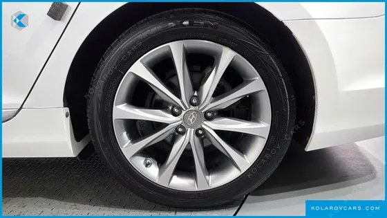 HYUNDAI GRANDEUR HG240 MODERN COLLECTION