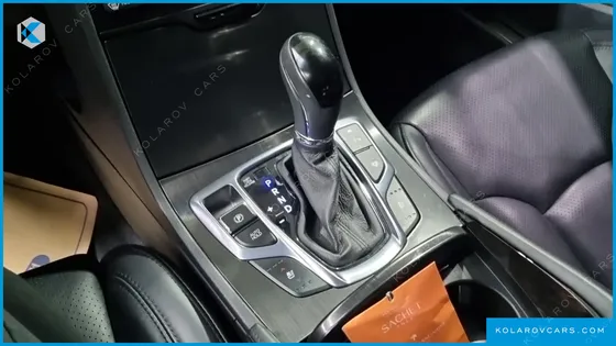 HYUNDAI GRANDEUR HG240 MODERN