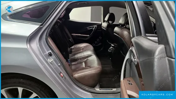 HYUNDAI GRANDEUR HG240 MODERN
