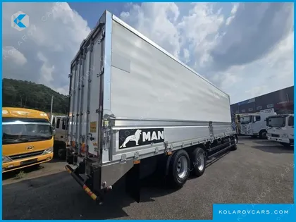 MAN TRUCK CARGO TRUCK 6X2