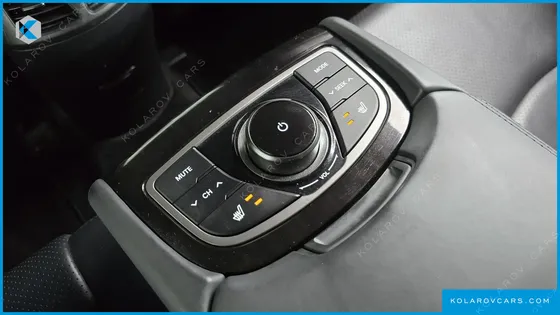 HYUNDAI GRANDEUR HG240 LUXURY
