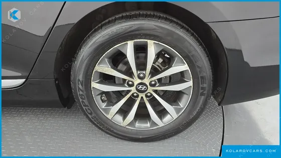 HYUNDAI GRANDEUR HG240 LUXURY