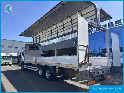 VOLVO CARGO TRUCK 6X4