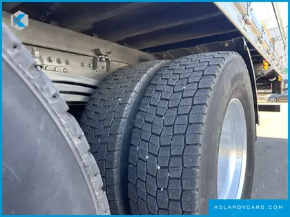 VOLVO CARGO TRUCK 6X4
