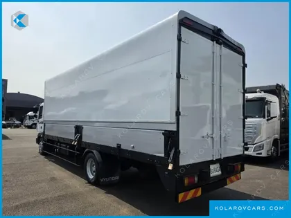 HYUNDAI MEGA TRUCK GOLD