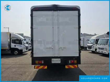 HYUNDAI MEGA TRUCK GOLD
