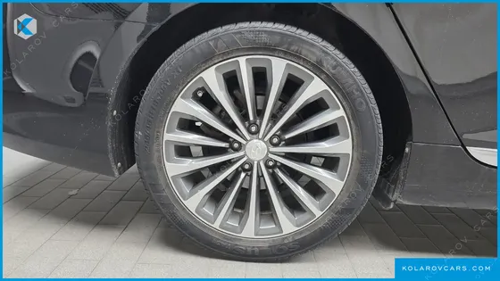 HYUNDAI GRANDEUR HG240 MODERN