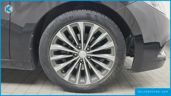 HYUNDAI GRANDEUR HG240 MODERN