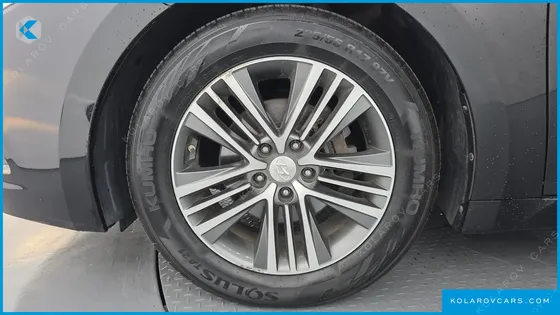 HYUNDAI GRANDEUR HG240 MODERN