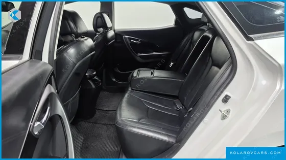 HYUNDAI GRANDEUR HG240 MODERN