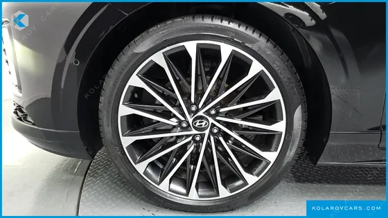 HYUNDAI GRANDEUR CALLIGRAPHY