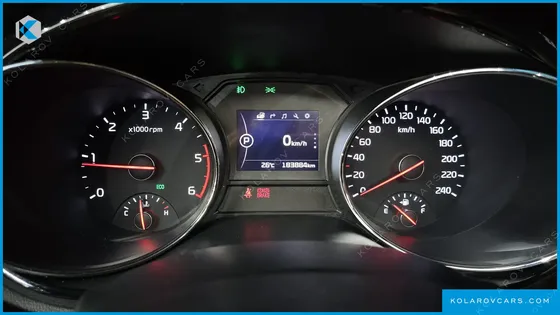 KIA CARNIVAL 9-SEATER NOBLESSE