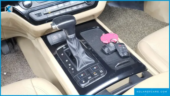 KIA CARNIVAL 9-SEATER NOBLESSE
