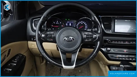 KIA CARNIVAL 9-SEATER NOBLESSE