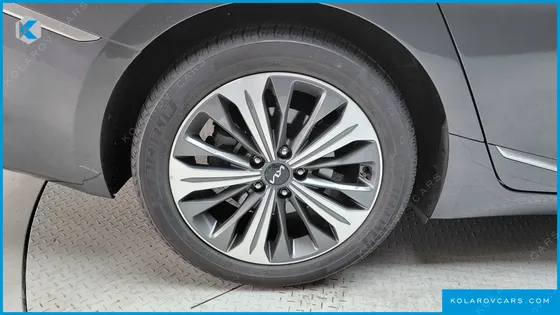 KIA K8 2.5 GASOLINE 2WD