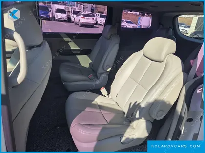 KIA CARNIVAL GASOLINE 9-SEATER NOBLESSE