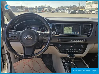 KIA CARNIVAL GASOLINE 9-SEATER NOBLESSE