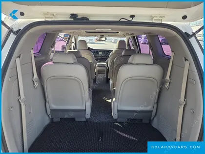 KIA CARNIVAL GASOLINE 9-SEATER NOBLESSE